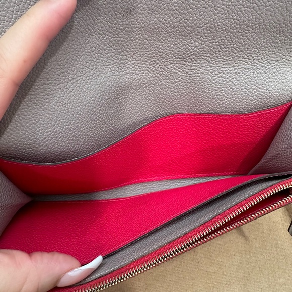 LOUIS VUITTON WALLET - Picture 6 of 11